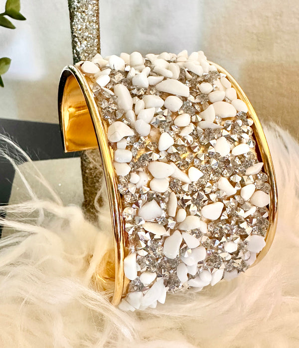 Dove - Howlite Stone Bangle